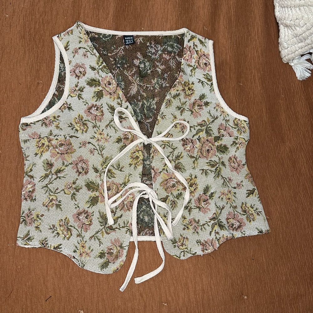 Floral Lace-Up Vest